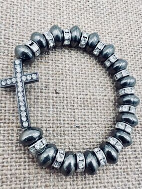 🌼 Gun metal Sideways Christian Cross Beaded Stretch Bracelet